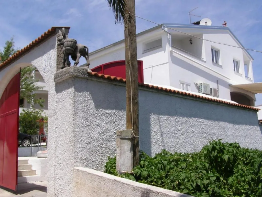 Apartment In Preko With Sea View, Terrace, Air Conditioning, Wi-Fi